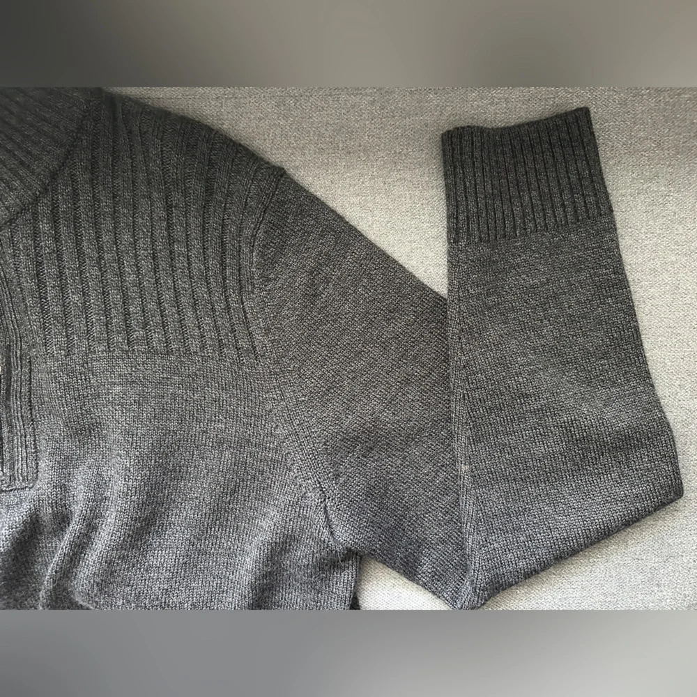 Banana Republic 100% Extra Fine Merino Wool Rib Knit Half Zip Pullover Sweater